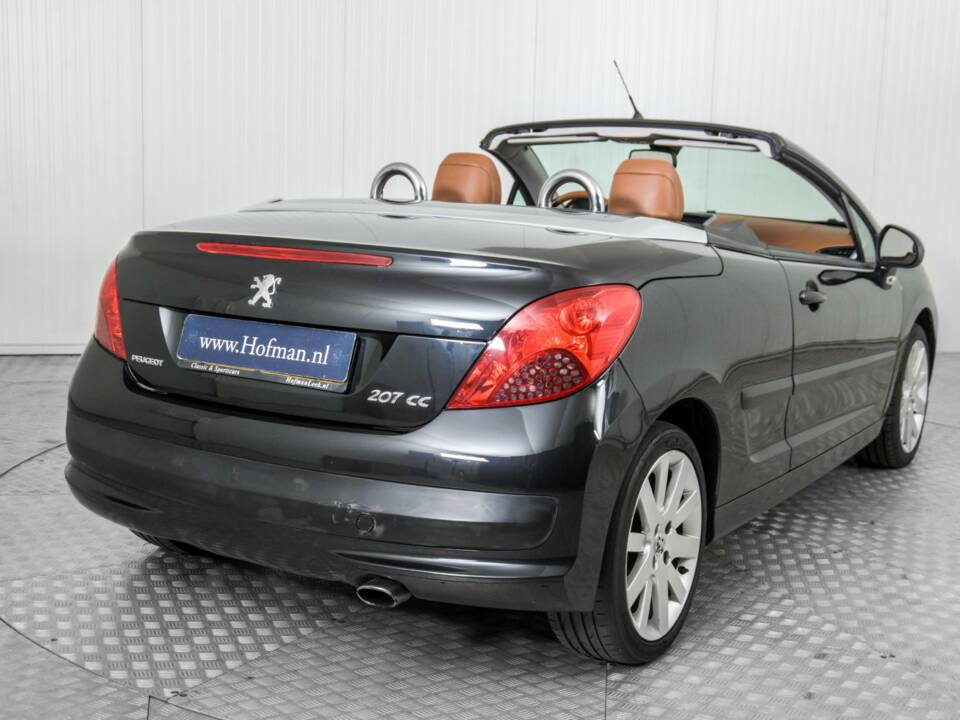 Image 26/50 de Peugeot 207 CC 1.6 VTi (2008)