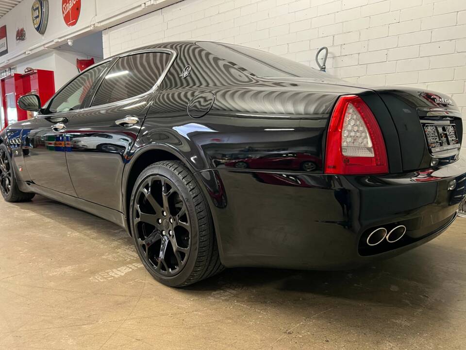 Bild 15/21 von Maserati Quattroporte S 4.7 (2009)