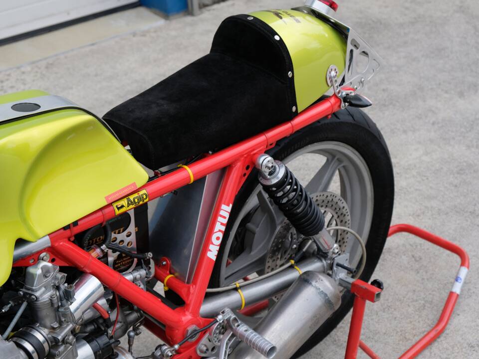 Image 25/39 of Moto Guzzi 1000 SP II (1985)