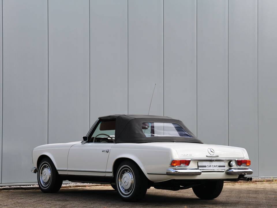 Immagine 36/56 di Mercedes-Benz 280 SL (1969)