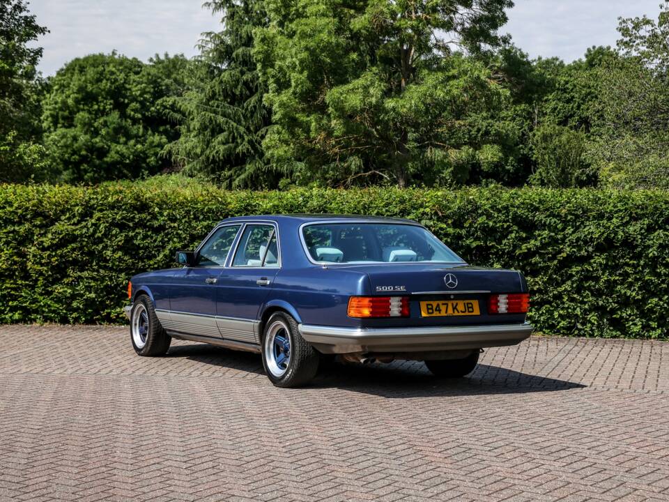Immagine 18/44 di Mercedes-Benz 500 SE (1985)