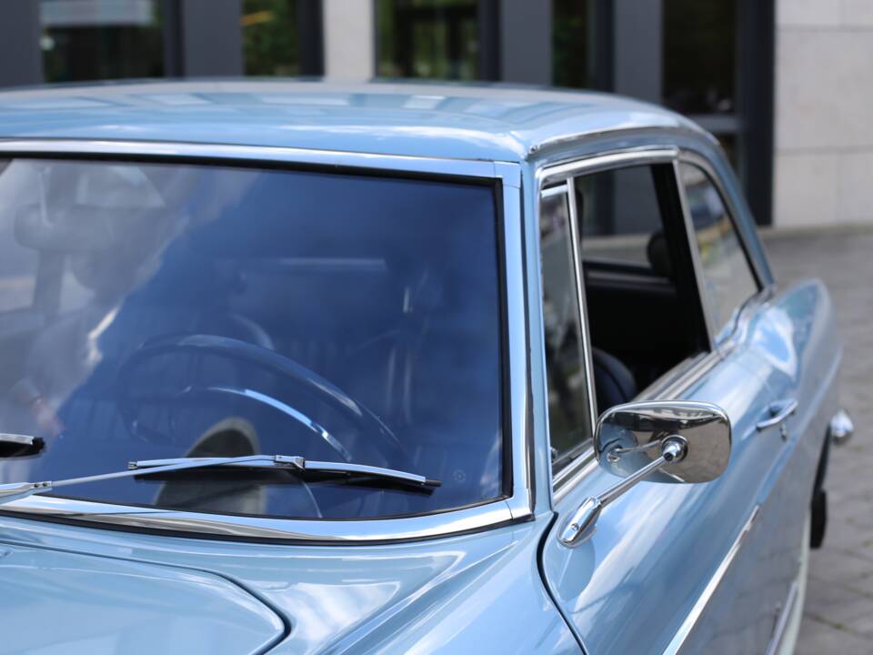 Image 6/56 of Peugeot 404 Coupé (1968)