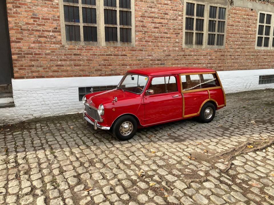 Image 21/24 of Morris Mini Traveller (1968)