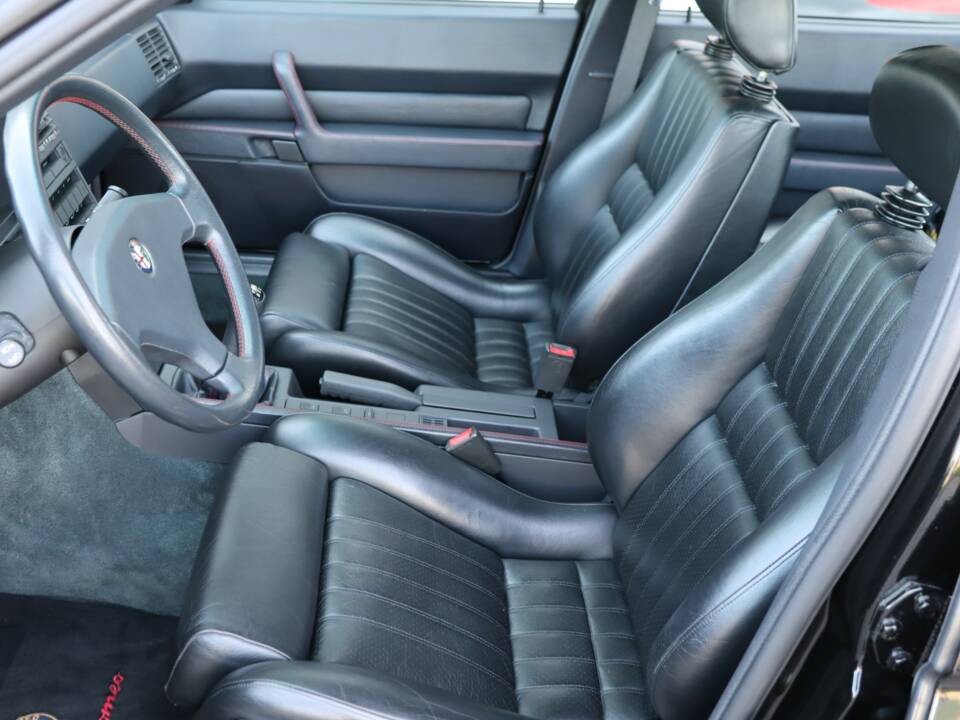 Imagen 5/50 de Alfa Romeo 164 3.0 V6 Quadrifoglio (1991)