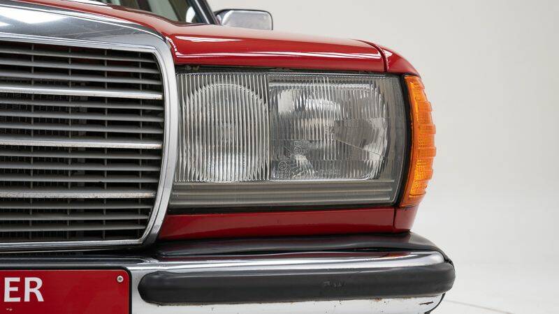 Image 15/15 of Mercedes-Benz 300 TD (1980)