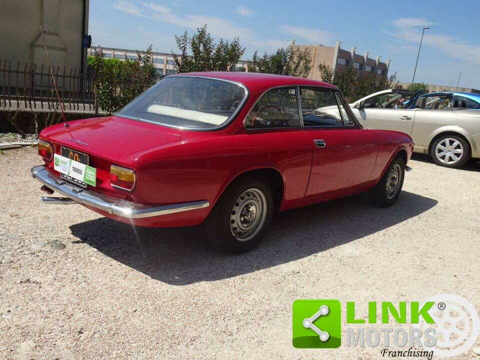 Immagine 9/10 di Alfa Romeo Giulia GT 1300 Junior (1972)