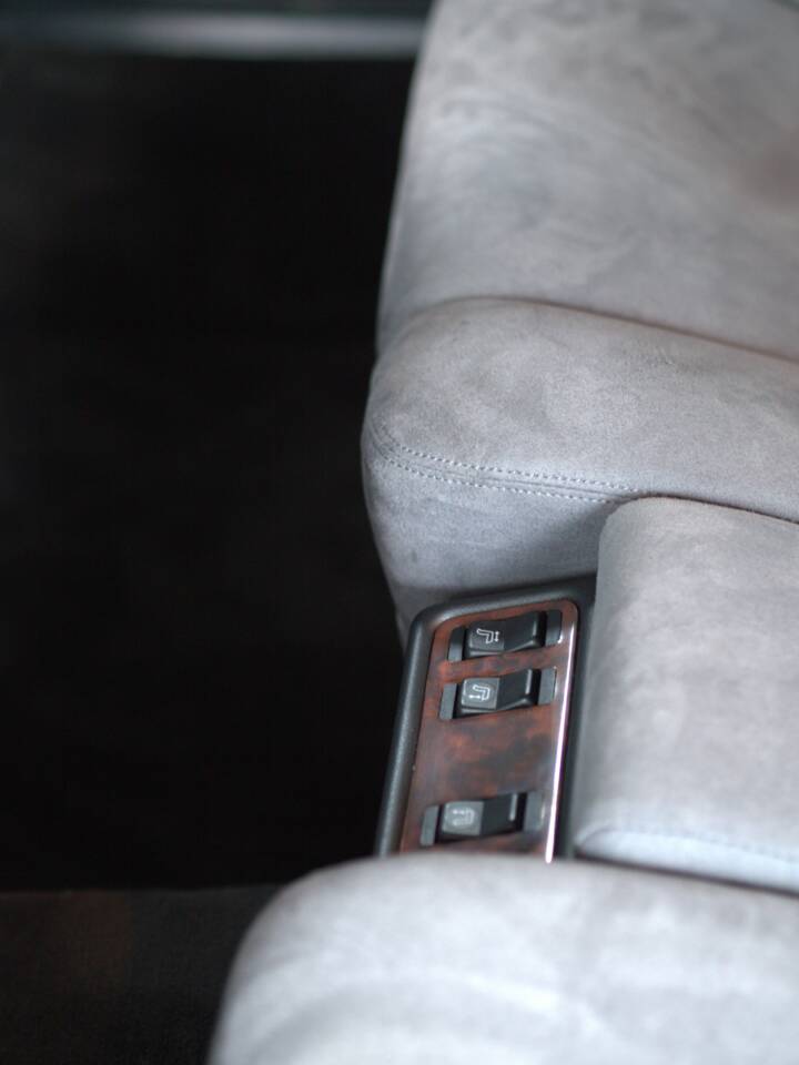 Image 45/52 of Mercedes-Benz 560 SEL (1988)