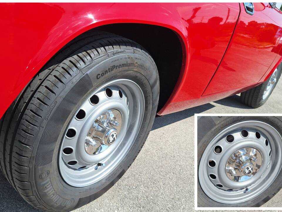 Afbeelding 6/11 van Alfa Romeo Giulia 1300 GT Junior (1971)