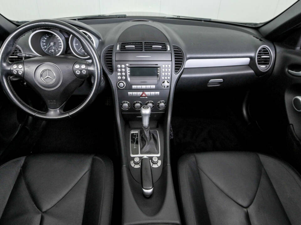 Image 8/50 of Mercedes-Benz SLK 200 Kompressor (2007)