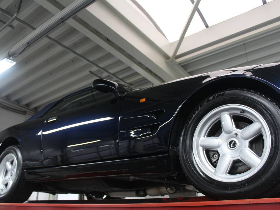 Image 7/50 of Aston Martin Virage Volante 6.3 (1994)