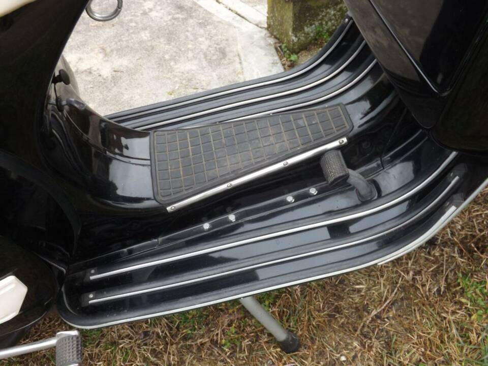 Image 33/50 of Piaggio Vespa PX 125 E (1983)