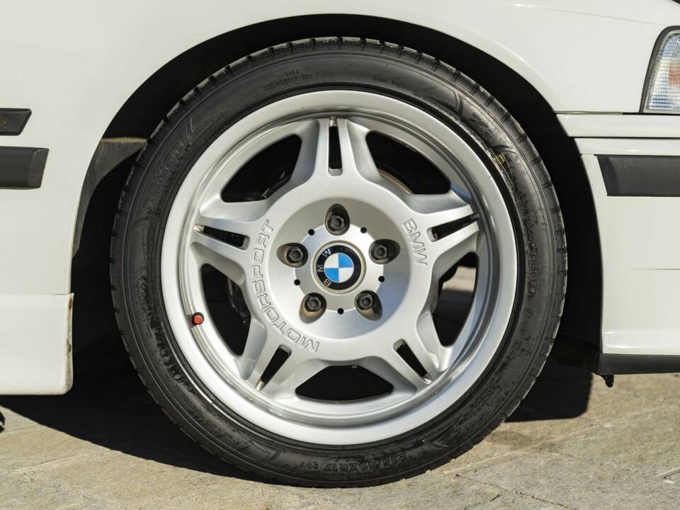 Bild 24/50 von BMW 318is "Class II" (1994)