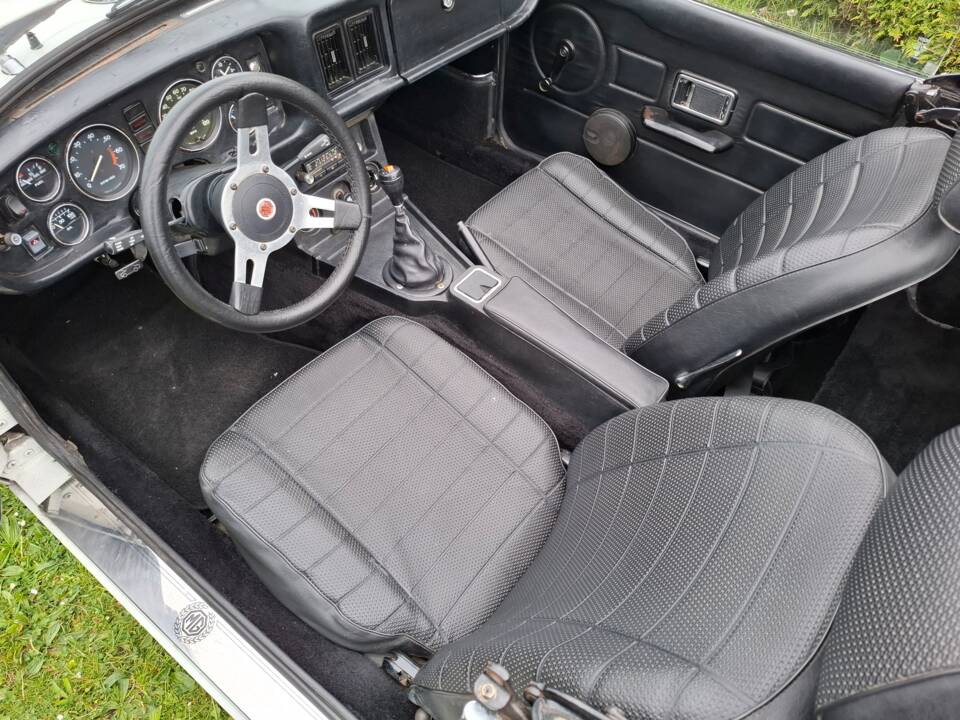 Afbeelding 18/19 van MG MGB (1978)