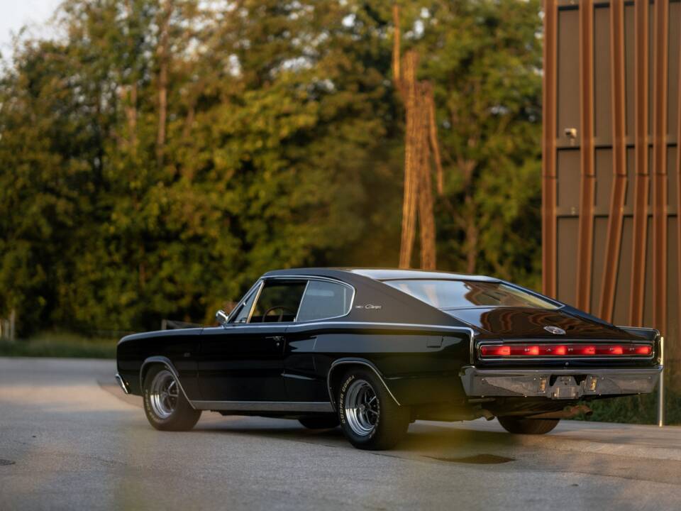 Image 13/42 of Dodge Charger (1966)