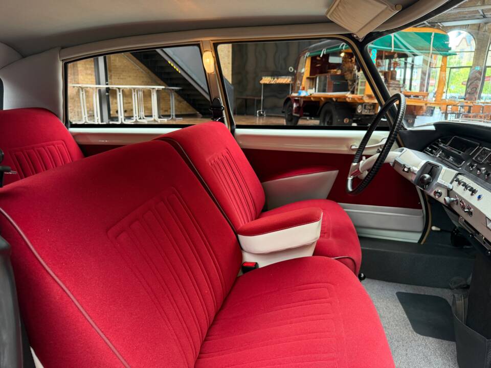 Imagen 34/42 de Citroën ID 19 (1968)