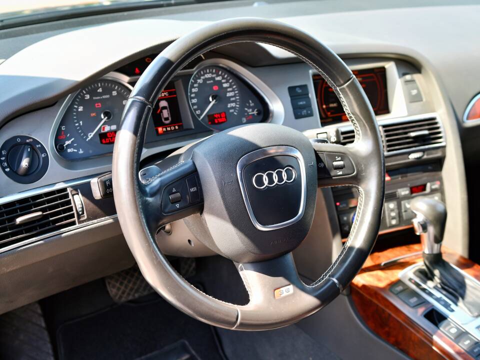 Bild 17/22 von Audi S6 Avant 5.2 V10 quattro (2006)