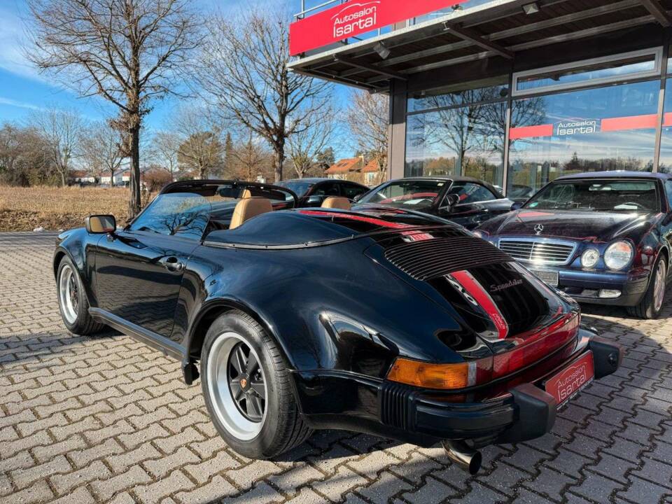 Bild 10/28 von Porsche 911 Carrera 3.2 (1989)