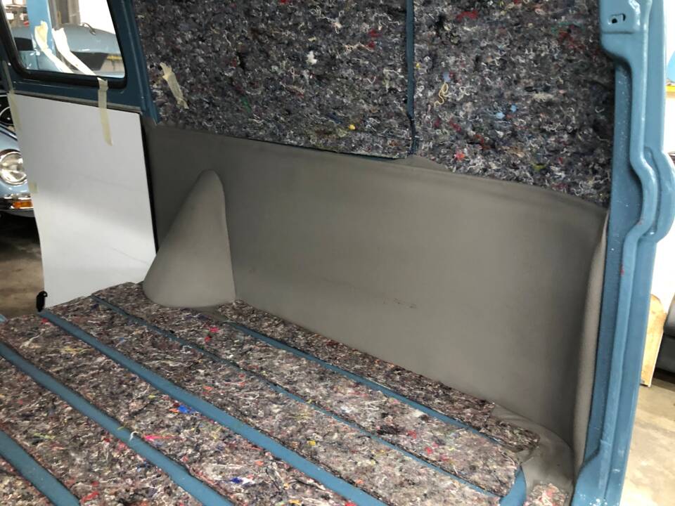 Image 24/28 of Volkswagen T1 Kombi (1966)