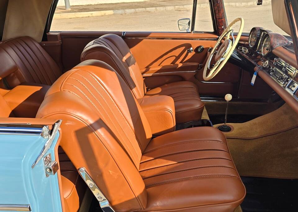 Immagine 21/40 di Mercedes-Benz 300 SE (1964)
