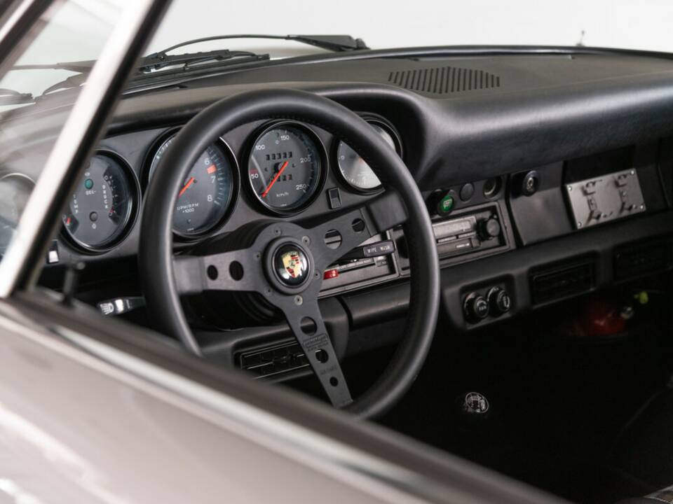 Image 30/50 de Porsche 911 Carrera 2.7 (US) (1974)