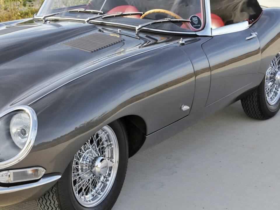 Image 6/50 de Jaguar E-Type 3.8 Flat Floor (1961)