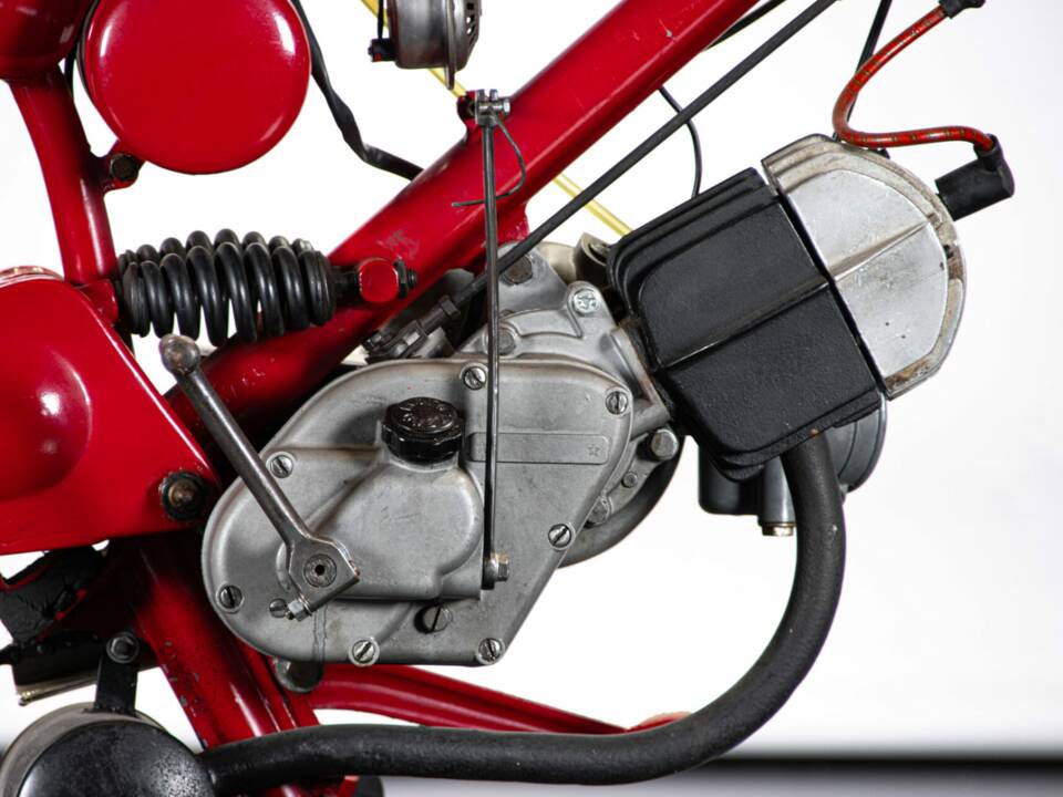 Bild 29/50 von Moto Guzzi Motoleggera 65 (1951)