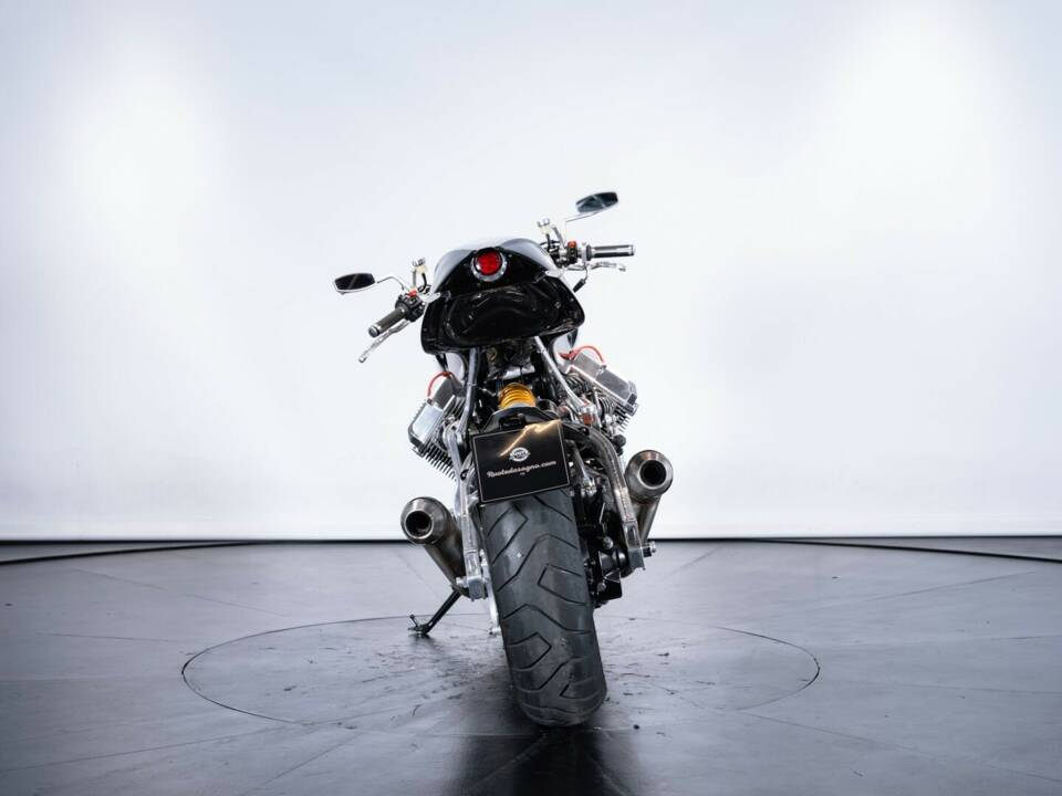 Imagen 4/50 de Moto Guzzi Daytona RS (1998)