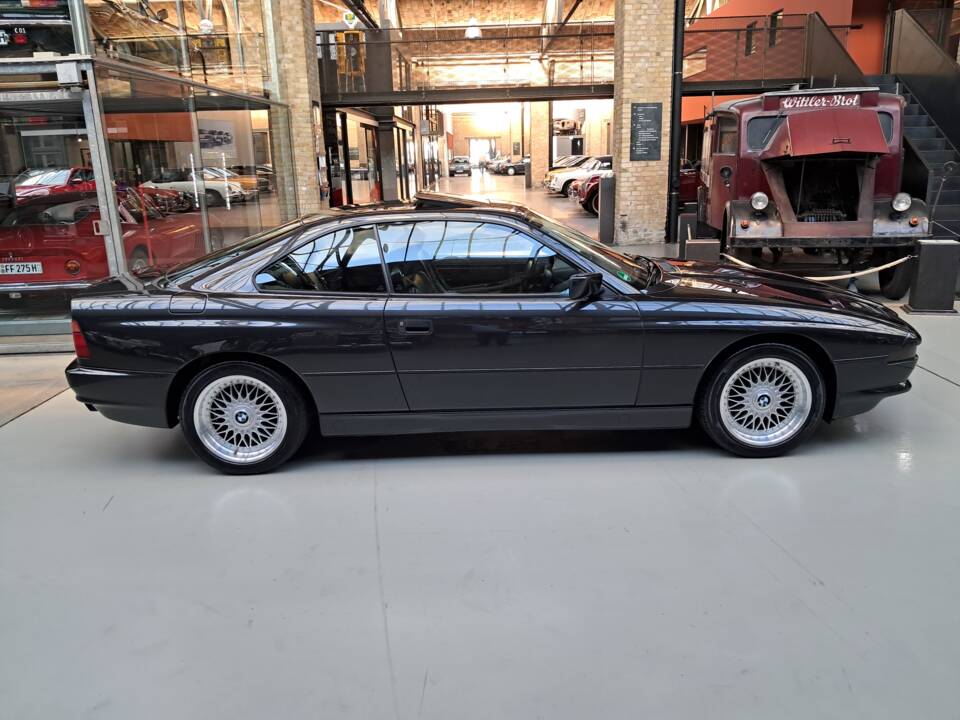 Imagen 3/24 de BMW 850i (1992)