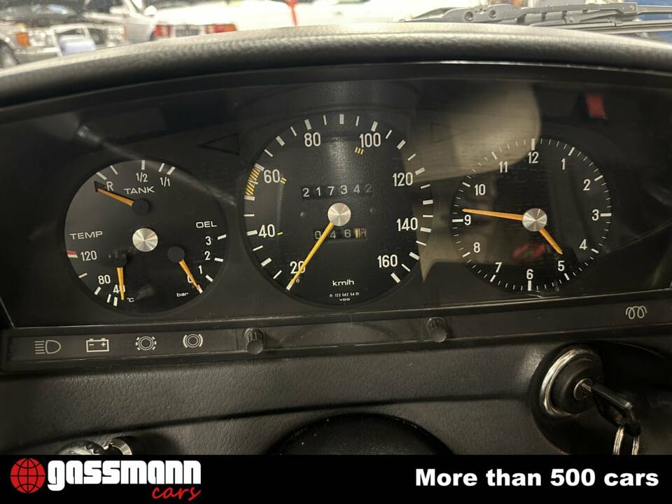 Image 10/15 de Mercedes-Benz 200 D (1978)