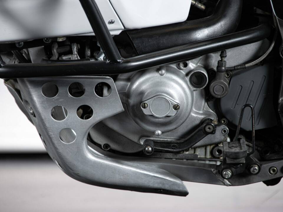 Image 19/50 of Cagiva E900 Elefant (1997)