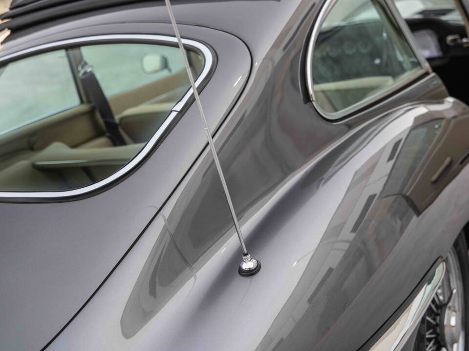 Immagine 41/88 di Jaguar E-Type (2+2) (1968)