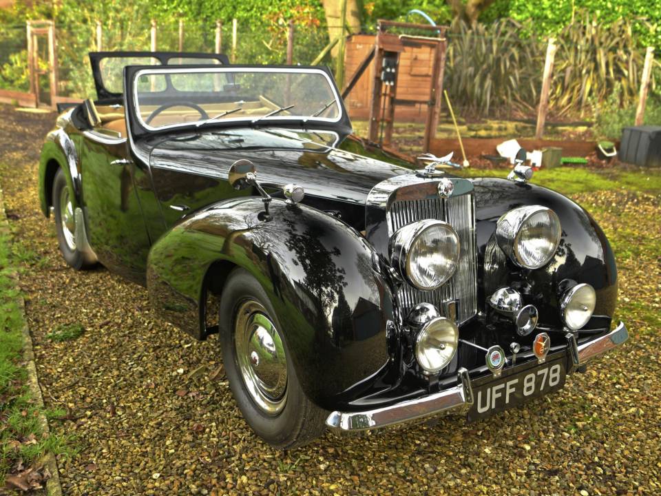 Image 5/50 of Triumph 2000 Roadster (1949)