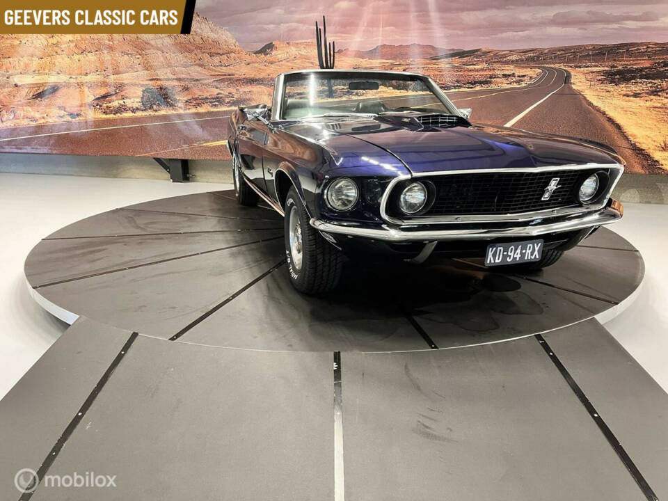 Image 11/50 of Ford Mustang GT (1969)