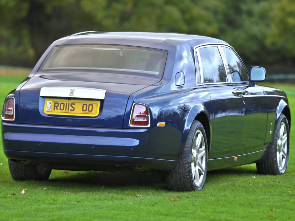 Image 16/49 of Rolls-Royce Phantom VII (2009)