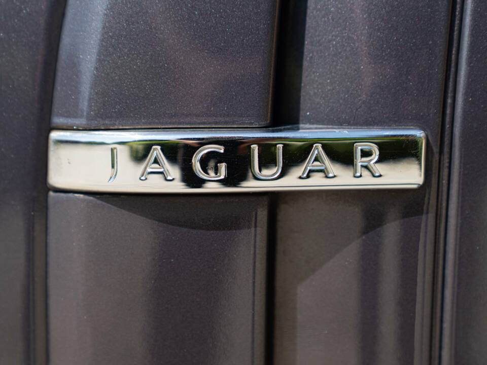 Immagine 16/50 di Jaguar XF 3.0 D-S (2008)
