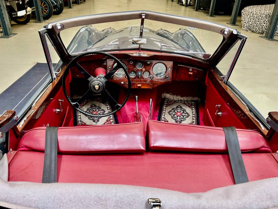 Imagen 19/27 de Jaguar XK 120 DHC (1953)
