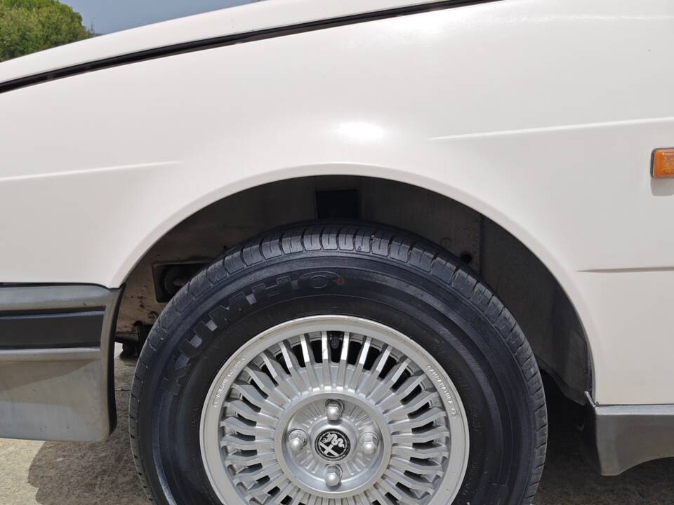 Bild 15/34 von Alfa Romeo Giulietta 1.6 (1983)