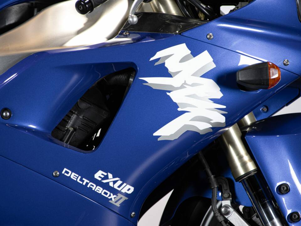 Image 30/50 of Yamaha YZF 1000 R1 (1998)