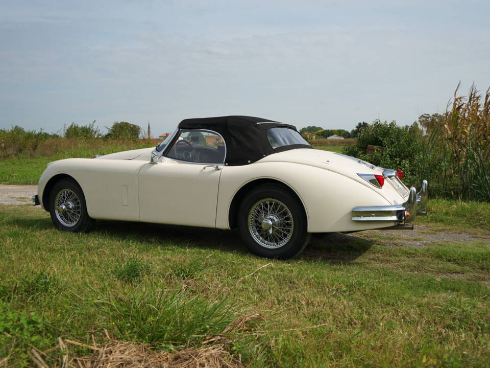 Afbeelding 24/58 van Jaguar XK 150 3.4 S OTS (1958)