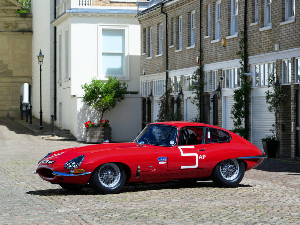 Image 1/19 of Jaguar E-Type &quot;Lightweight&quot; (1962)