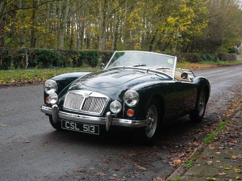 Image 3/17 of MG MGA Twin Cam (1959)