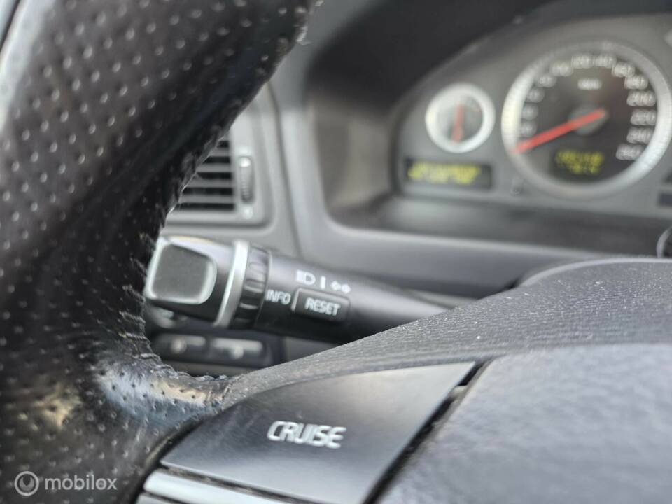Image 22/29 de Volvo V 70 2.4 (2007)