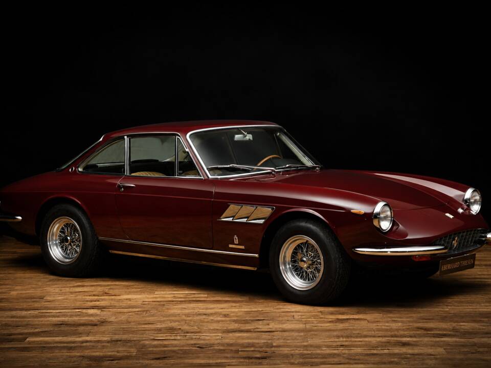 Image 1/11 of Ferrari 330 GTC (1967)