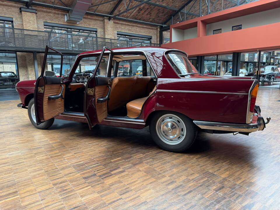 Image 14/36 of Peugeot 404 (1972)
