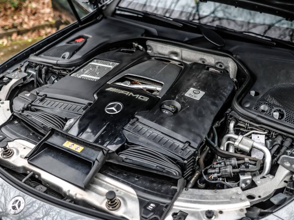 Image 18/21 de Mercedes-Benz AMG E 63 S 4MATIC+ (2019)