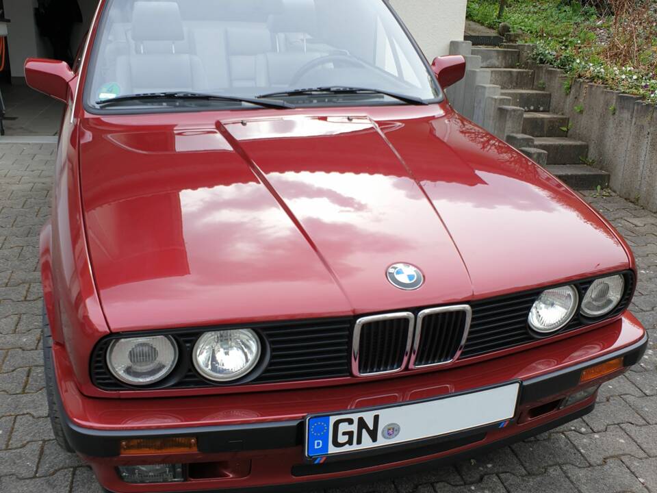 Bild 1/16 von BMW 320i (1991)