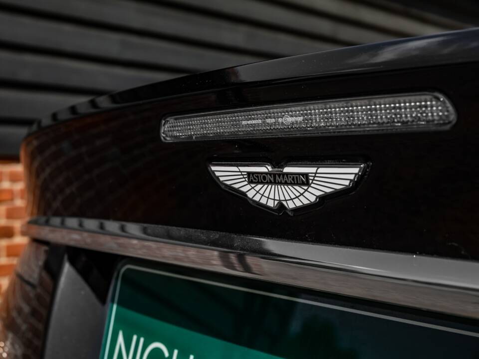 Image 13/59 of Aston Martin DBS (2012)