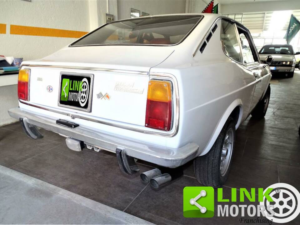 Afbeelding 4/10 van FIAT 128 Sport Coupe (1974)