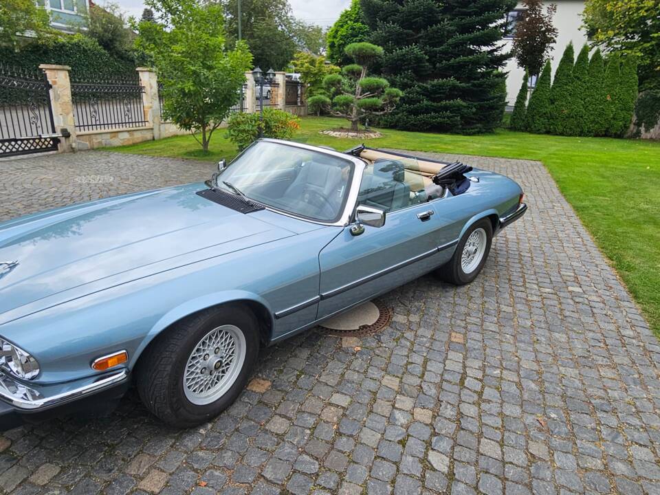 Image 3/13 de Jaguar XJS 5.3 V12 (1990)