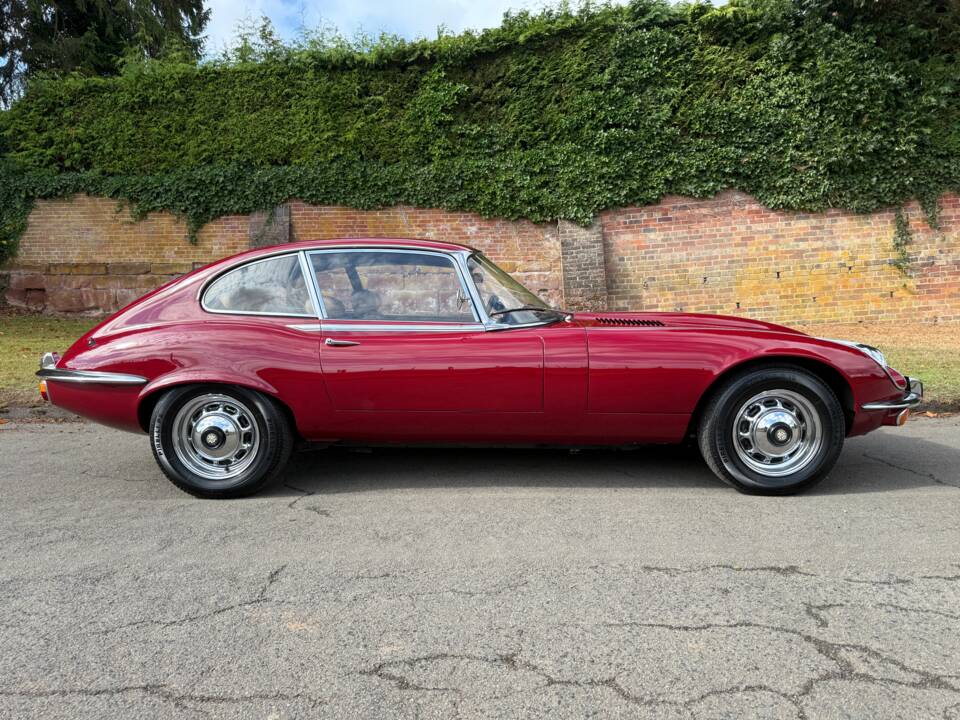 Bild 2/21 von Jaguar E-Type V12 (2+2) (1971)
